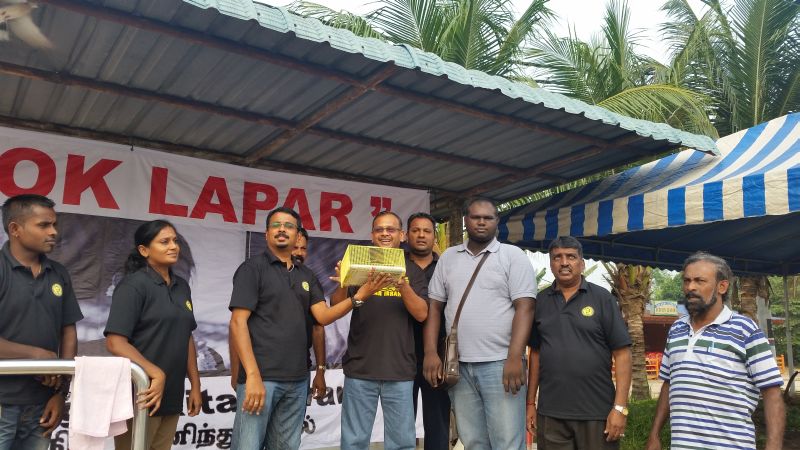 Kita Bangkit Kita Lawan (KBKL) members releasing birds as a symbol for jailed Opposittion Leader Datuk Seri Anwar Ibrahim's freedom. u00e2u20acu2022 Picture by Yap Tzu Ging