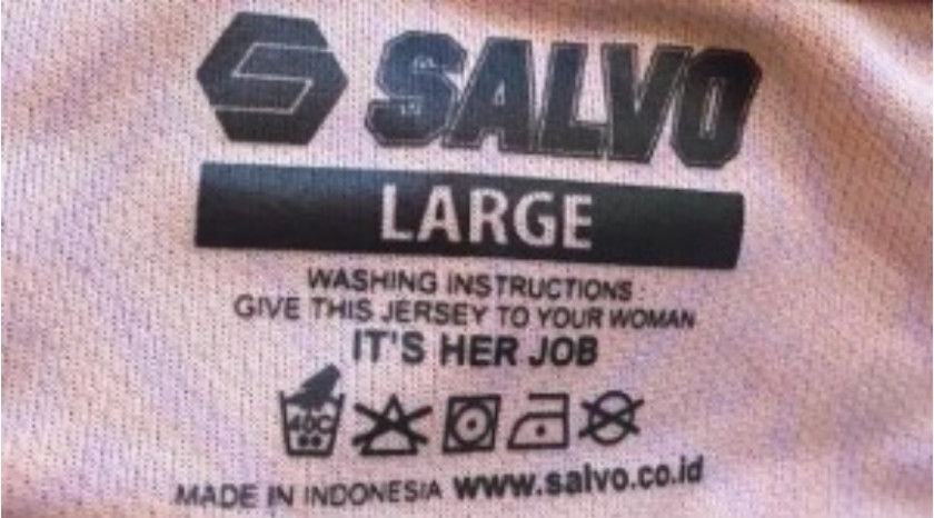The offensive washing instruction label of Salvou00e2u20acu2122s Pusamania Borneo football jersey. u00e2u20acu201d Picture courtesy of Twitter