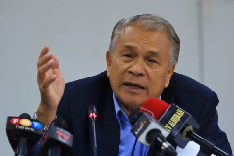 Chairman Tan Sri Hasmy Agam speaks at the Suhakam annual report presentation in Kuala Lumpur, April 15, 2015. u00e2u20acu2022 Picture by Saw Siow Feng