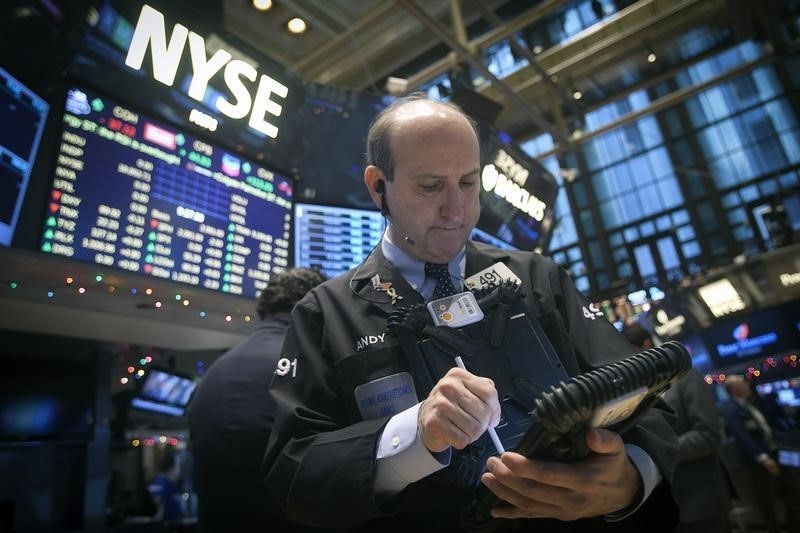 Traders work on the floor of the New York Stock Exchange in New York December 29, 2014. u00e2u20acu201d Reuters pic