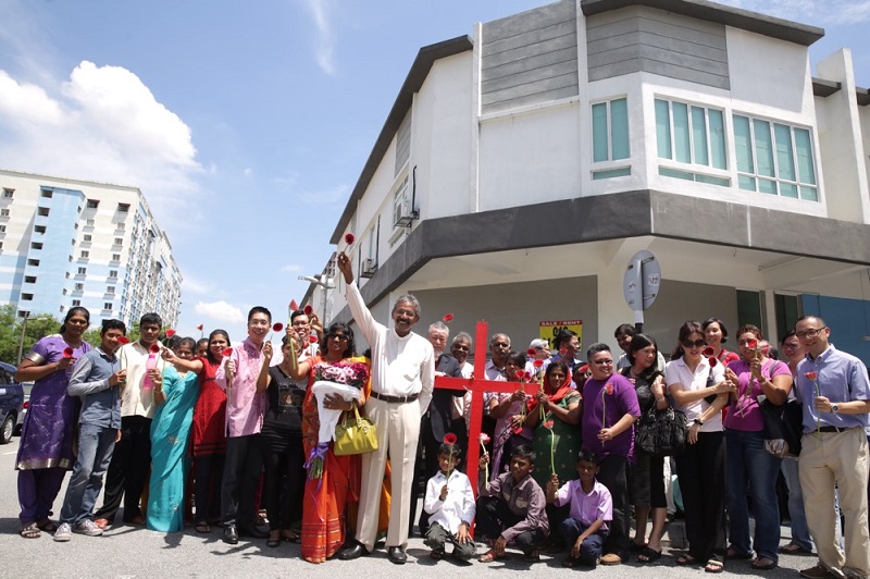 Members of the Community of Praise Petaling Jaya Church pose for a group picture in front of the church in Taman Medan, April 26, 2015. u00e2u20acu201d Picture by Choo Choy May