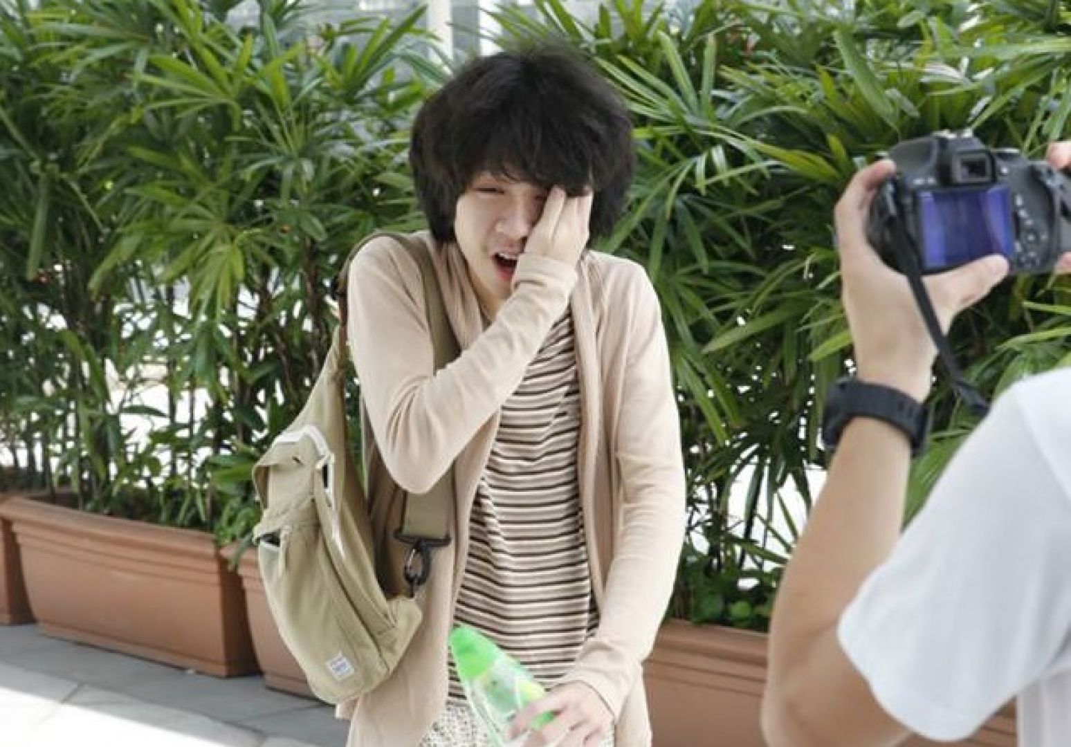 As u00e2u20acu00aau00e2u20acu017dAmos Yeeu00e2u20acu00ac was making his way into court today for his pre-trial conference, a stranger came up and slapped him in the face. u00e2u20acu201d TODAY picnn