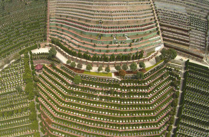 An aerial view of a public cemetery ahead of the Qingming Festival, or Tomb Sweeping Day in Hangzhou, China March 26, 2015. u00e2u20acu201d Reuters