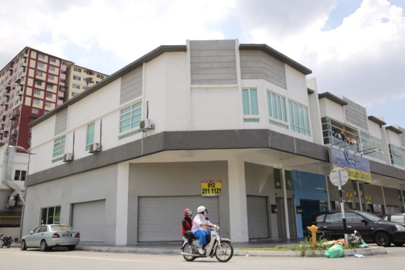 This picture taken on April 20, 2015 shows that the new church in Taman Medan has removed the cross it had put up on its facade earlier. u00e2u20acu201d Picture by Choo Choy May 