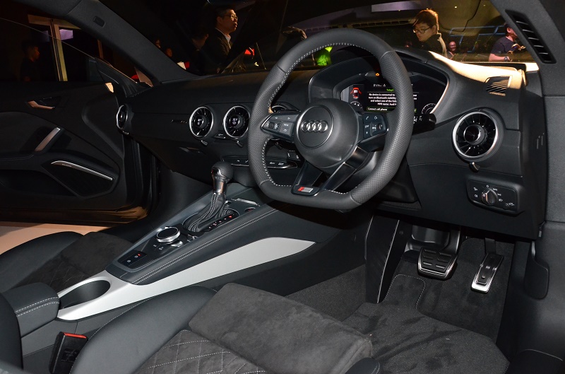 nside, the TT boasts of what the Audi people call the ‘Audi Virtual cockpit’ ― all the instruments are virtual images, and can be set up according to one’s fancies. 