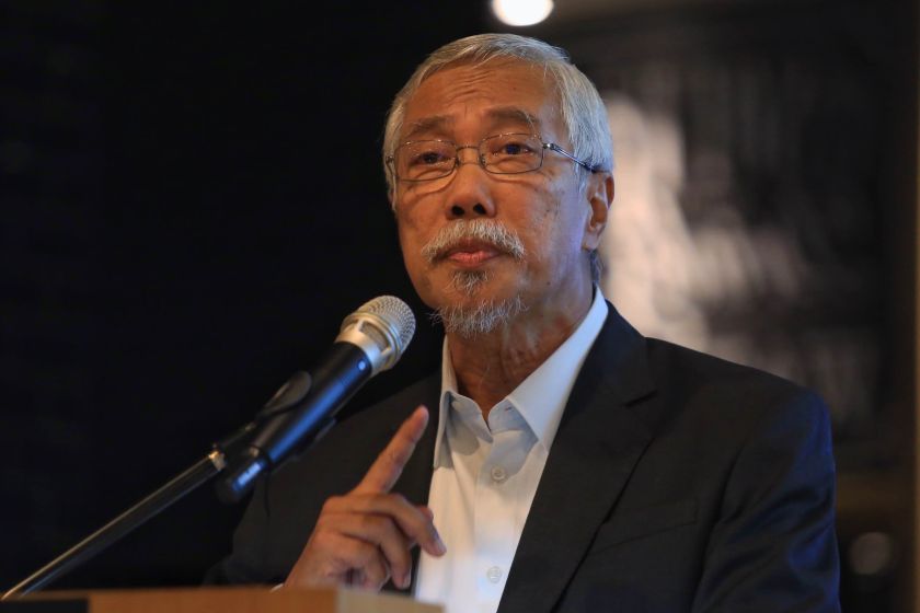 Datuk Abdul Jalil Ali, chief editor at Sinar Harian speaks at the Institute of Journalists Malaysiau00e2u20acu2122s u00e2u20acu02dcJournalism Nowu00e2u20acu2122 forum, May 12, 2015. u00e2u20acu201d Picture by Saw Siow Feng