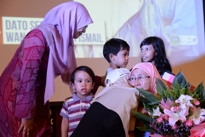 Datuk Seri Dr Wan Azizah Wan Ismail becomes emotional after receiving a hug and flowers from family members during a dinner event in Permatang Pauh, Penang, May 5, 2015. u00e2u20acu201d Picture by K.E. Ooi