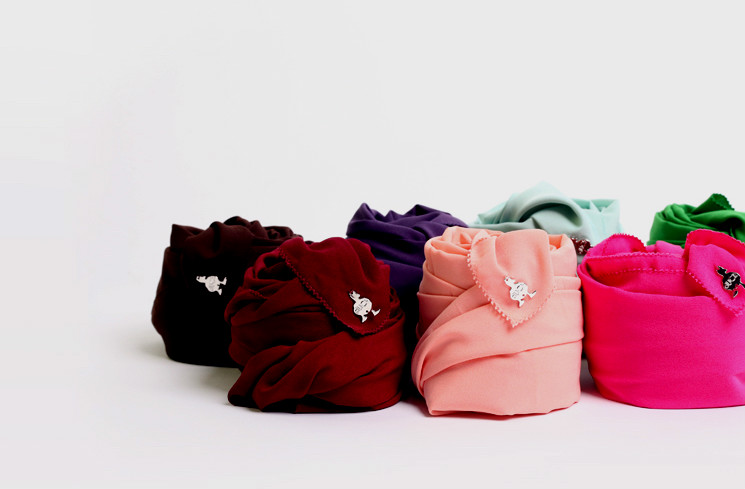 dUCk mixed crepe scarves.