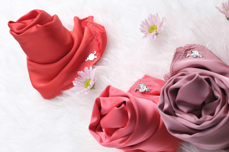 dUCk satin silk scarves. — Pix courtesy of dUCk