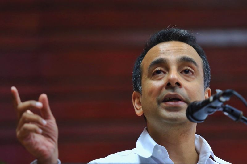 Malik Imtiaz Sarwar says arbitrarily interpreting the Constitution’s meaning would destabilise the country May 23, 2015.