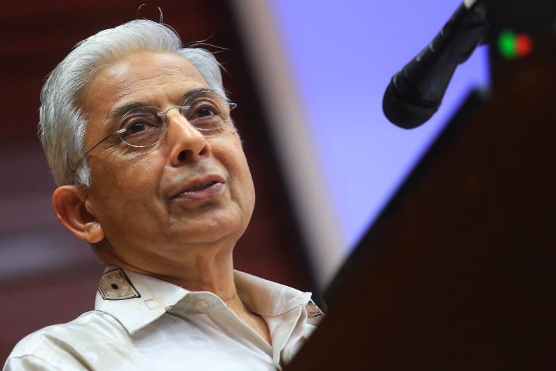 Shad Faruqi speaks at the HAKAM forum, May 23, 2015. 