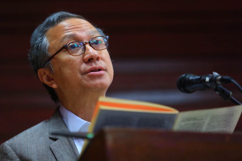 Co-editor of Sheridan &Groves;' The Constitution of Malaya and lawyer, Philip Koh speaks at the HAKAM forum, May 23, 2015. u00e2u20acu2022 Picture by Saw Siow Feng