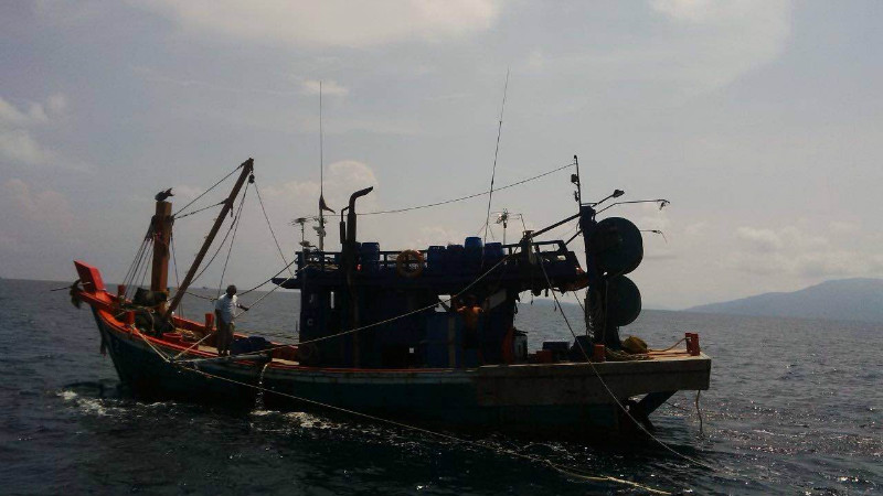 Many fishermen on boats like the one in this picture in both Thailand and Malaysian waters said they saw refugee boat the previous day.
