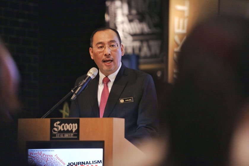 Datuk Jailani Johari, Deputy Minister of Communication and Multimedia speaks at the Institute of Journalists Malaysiau00e2u20acu2122s u00e2u20acu02dcJournalism Nowu00e2u20acu2122 forum, May 12, 2015. u00e2u20acu201d Picture by Saw Siow Feng