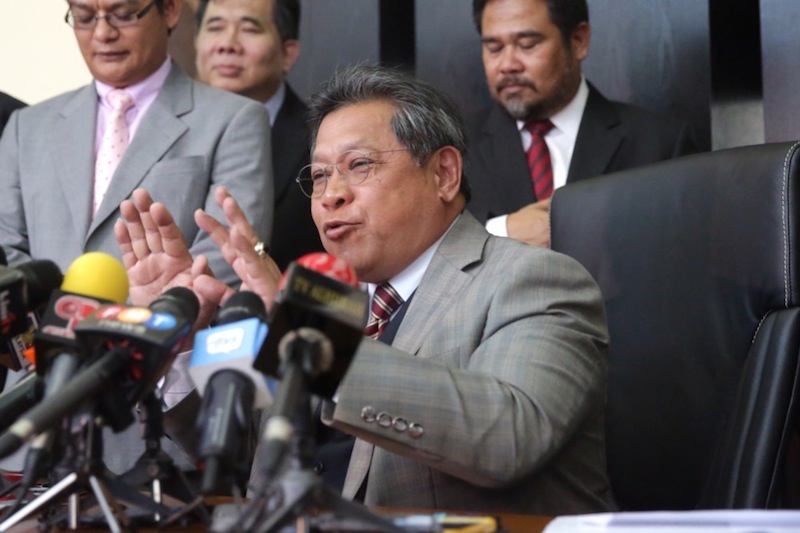 Pandikar revealed that he had communicated his intention to Najib, but the prime minister refused to accept or even look at his resignation letter. u00e2u20acu201d Picture by Choo Choy May