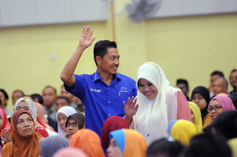 BN's candidate Suhaimi Sabudin at an event during the campaign period.