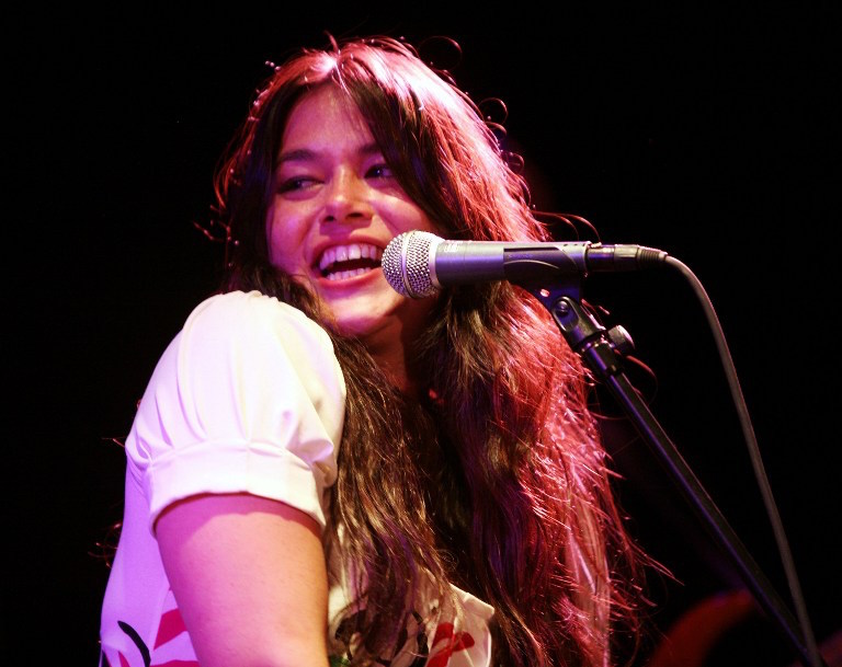 Musician Rachael Yamagata performs at the Tribeca ASCAP Music Lounge during the 2008 Tribeca Film Festival in New York City May 2, 2008. u00e2u20acu201d AFP pic