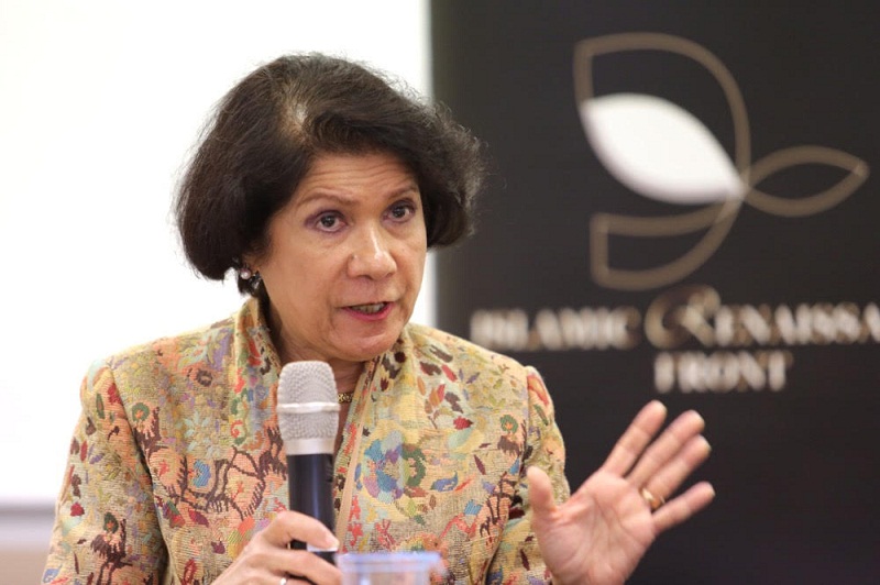 Former Sessions Court judge Datuk Noor Farida Ariffin speaks during the roundtable discussion on Islam and human rights, in Kuala Lumpur, June 14, 2015. — Picture by Choo Choy May