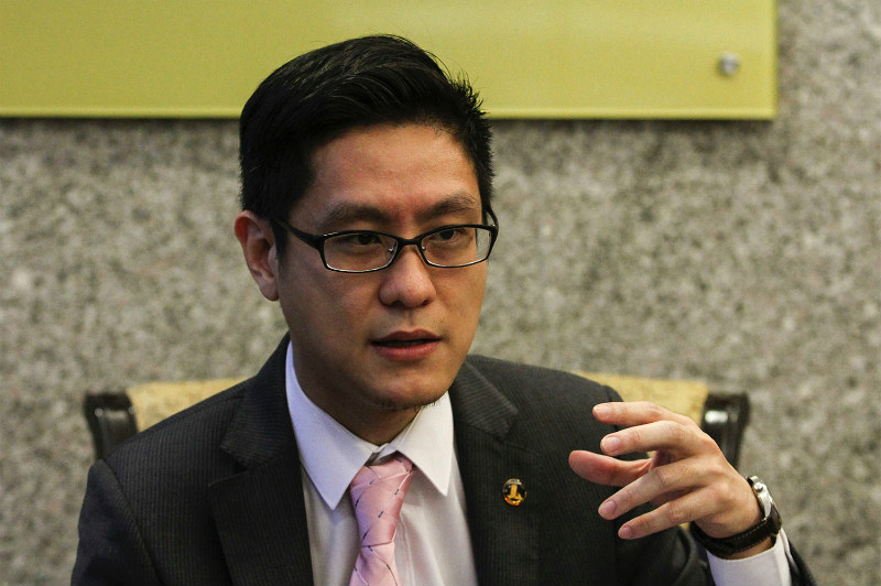 DAP’s Bukit Bendera MP Zairil Khir Johari said it does not appear that the prime minister would want to step down despite his alleged weak leadership and confidence crisis contributing to economic problems. — File pic