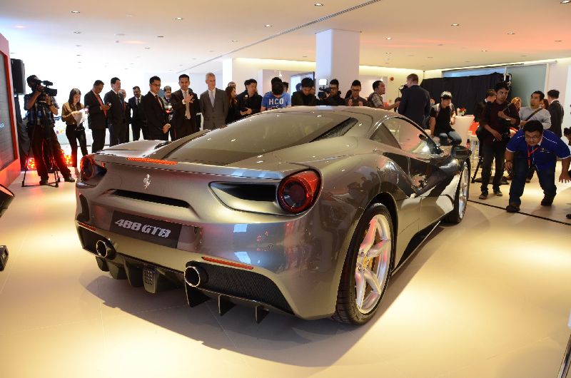 A 3.9-litre V8 twin turbo-charged gasoline engine delivering 661 horsepower and 760Nm of torque.