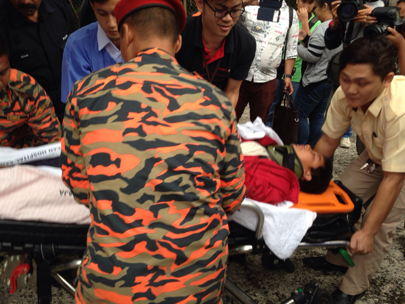 Tohmahan-tohmahan pihak tertentu yang menyelar kelembapan pihak berkuasa dalam operasi mencari dan menyelamat mangsa adalah tidak wajar kerana pihak berkuasa telah berusaha sedaya-upaya untuk membantu. — Gambar fail