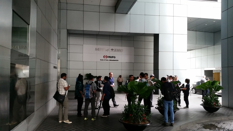 Reporters waiting outside 1Malaysia Development Berhad's office, in Kuala Lumpur, July 8, 2015. u00e2u20acu201d Picture by Ida Lim