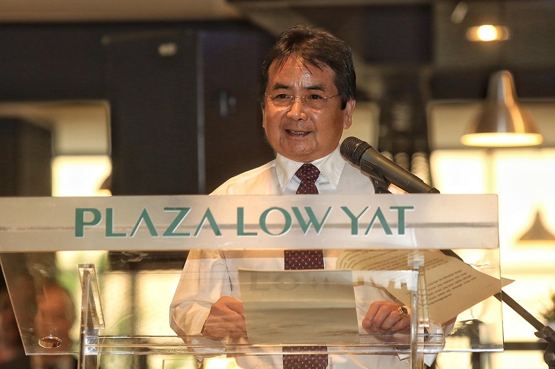 Tan Sri Joseph Kurup gives a speech after taking a tour around Low Yat Plaza, Kuala Lumpur, July 13, 2015. — Picture by Saw Siow Feng