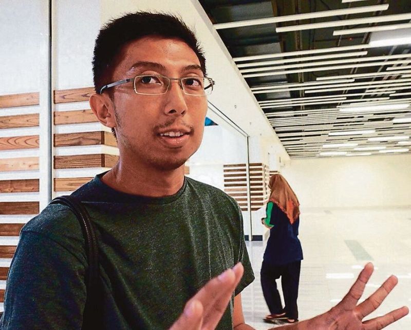 Aarief says restrictions on social media will not stop discussions as it will be carried on in real life, if not on the Internet. u00e2u20acu2022 Malay Mail pic