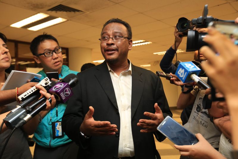 Lawyer Mohd Khairul Azam Abdul Aziz says the IGP is wrong to state that the duo went to a shop at Low Yat Plaza to commit theft. u00e2u20acu2022 Picture by Saw Siow Feng