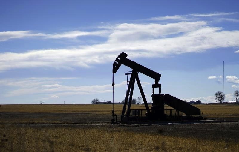 An oil well is seen near Denver, Colorado February 2, 2015. u00e2u20acu201d Reuters pic
