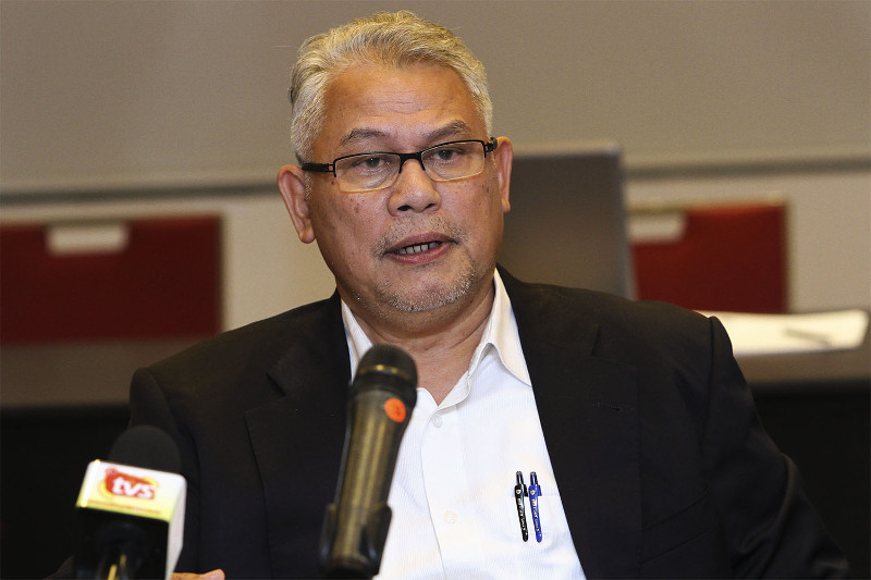 Malaysian Institute of Policy Researchu00e2u20acu2122s (IKD) Khalid Jaafar speaks at the a press conference for the upcoming World Forum for Muslim Democrats in Petaling Jaya, July 3, 2015. u00e2u20acu201d Picture by Yusof Mat Isa