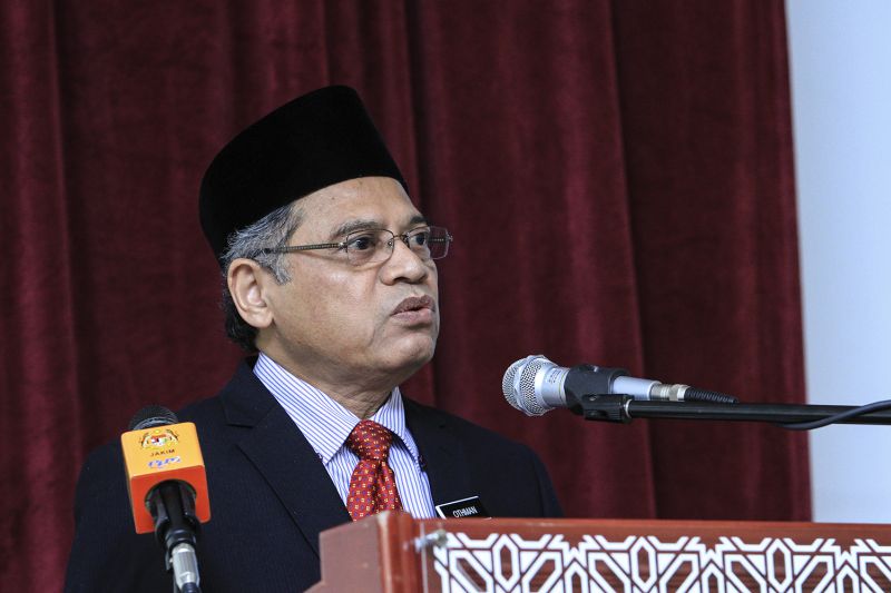 Director-General of JAKIM, Datuk Haji Othman Mustapha speaks at a conference on Malaysian Islamic Economic And Finance in ILIM, Bangi, July 29, 2015. - Picture by Yusof MAt Isa