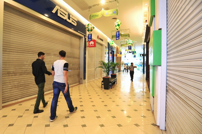 Customers at Low Yat Plaza, Kuala Lumpur, July 13, 2015. u00e2u20acu201d  Picture by Saw Siow Feng