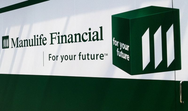 Manulife had wanted to sell what it called cornerstone units to raise S$569 million in a REIT IPO. u00e2u20acu201d File pic