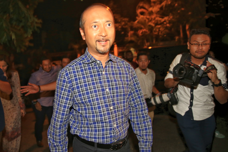 Datuk Seri Mukhriz Mahathir arrives at the house of Tan Sri Muhyiddin Yassin in Bukit Damansara, July 28, 2015. — Picture by Saw Siow Feng
