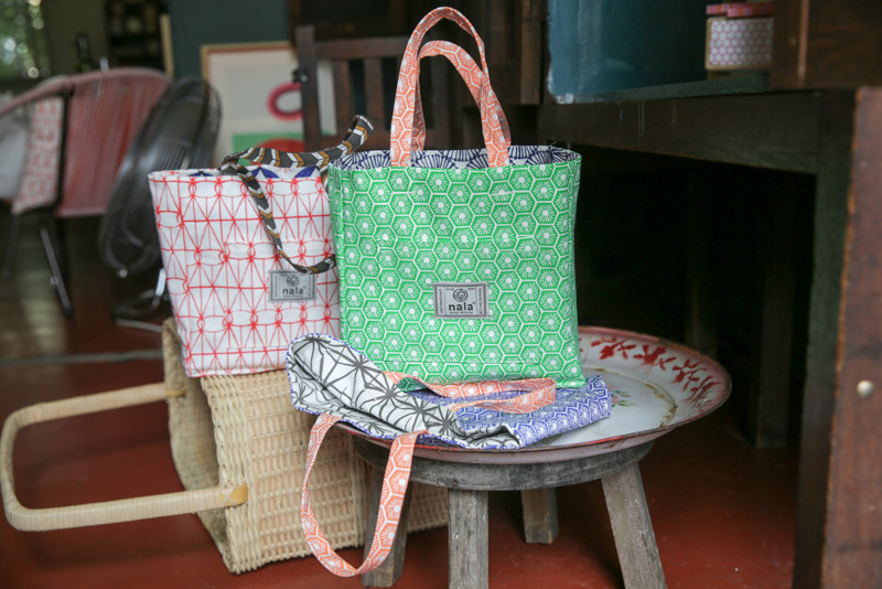 These Box Totes that will debut at the Isetan KLCC pop-up are attention-grabbing bags featuring different silk screen prints on the bag, the lining and the handle.
