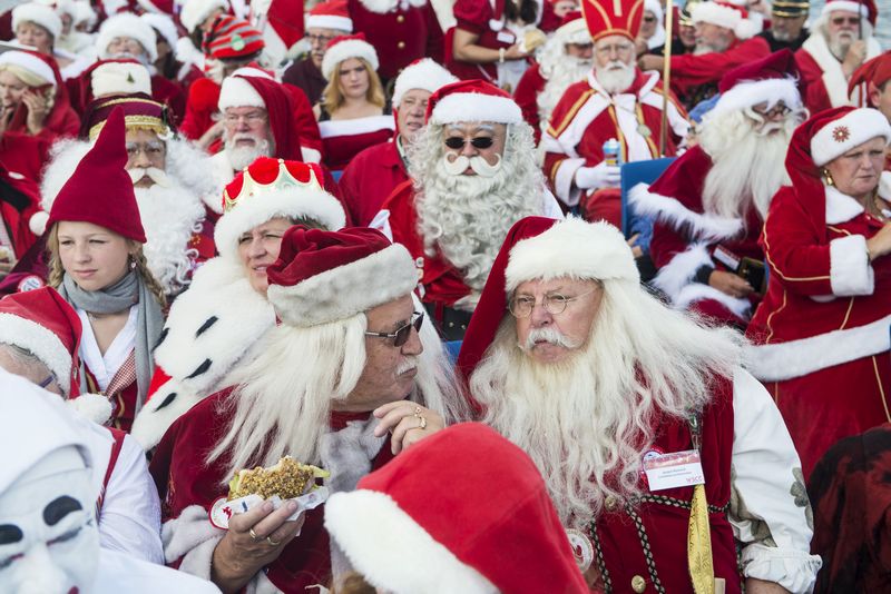 Participants take a boat tour during the World Congress of Santas in Copenhagen, Denmark, July 20, 2015. u00e2u20acu201d Reuters pic