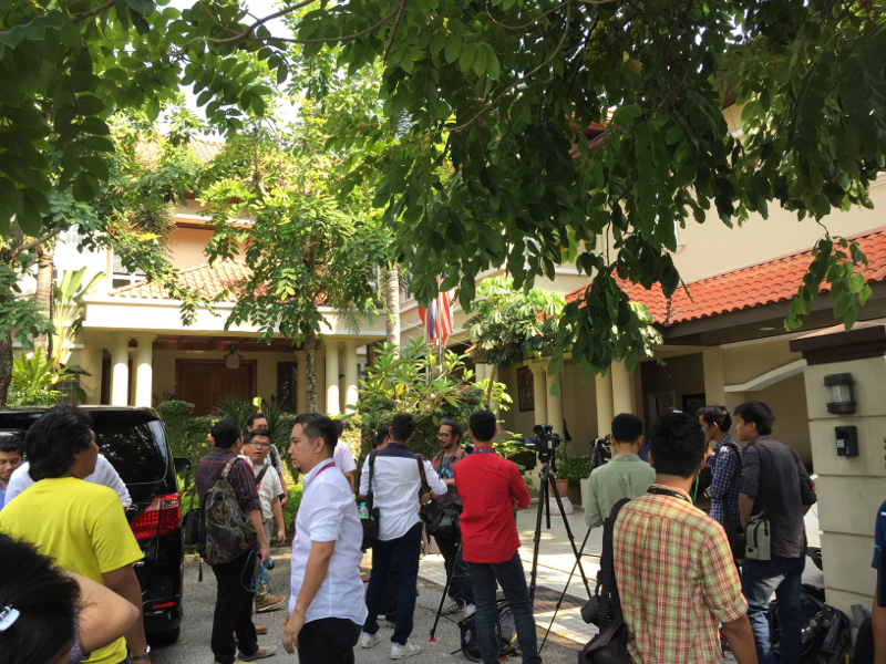 Supporters of Tan Sri Muhyiddin Yassin are seen outside his house in Bukit Damansara, July 28, 2015. u00e2u20acu201d Picture by Kamles Kumar