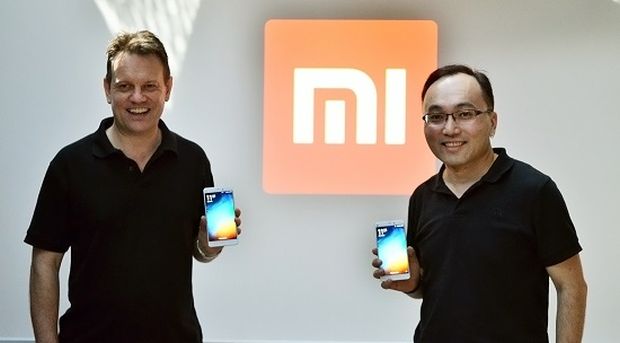 Xiaomi Southeast Asia general manager Steve Vickers (left) and product manager Louis Shue. u00e2u20acu201d DNA picn