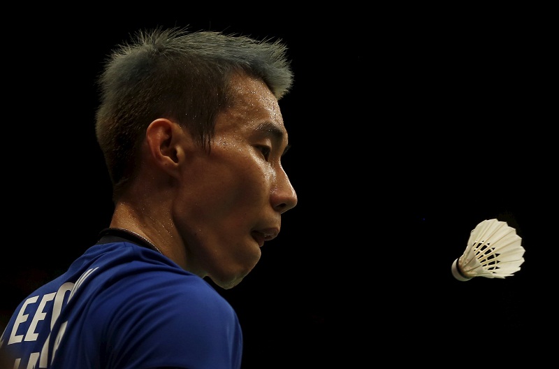 Datuk Lee Chong Wei looks to shuttlecock as he plays against Lithuaniau00e2u20acu02dcs Kestutis Navickas during their menu00e2u20acu2122s singles badminton match at the BWF World Championship in Jakarta, August 11, 2015. u00e2u20acu201d Reuters pic