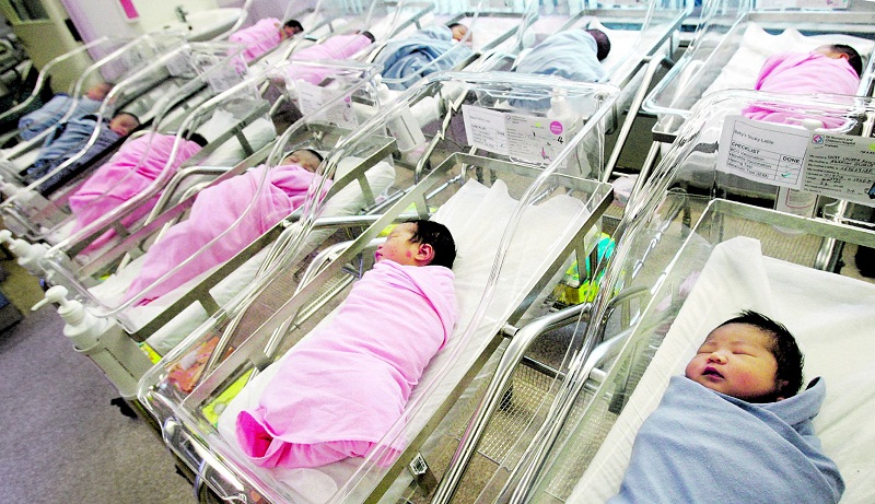 With Baby Bonus Plus, parents will get S$8,000 per baby for their first and second child, as well as S$10,000 per baby for their third child and beyond. u00e2u20acu201dTODAY pic