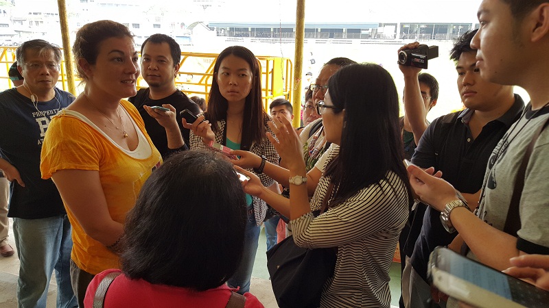 Bersih 2.0 spokesman Karen Shepherd (left) speaking to reporters on the success of the Bersih 4 rally in Kuching, Sarawak, on August 30, 2015. u00e2u20acu201d Picture by Sulok Tawie 