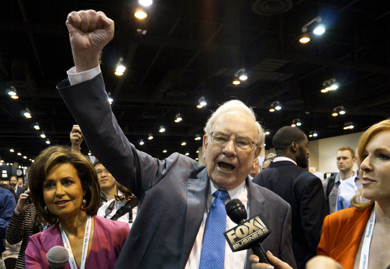 File picture shows Berkshire Hathaway CEO Warren Buffett yelling u00e2u20acu02dcGo big red!u00e2u20acu2122, the Nebraska Cornhuskers chant, prior to the Berkshire annual meeting in Omaha, Nebraska, May 2, 2015. u00e2u20acu201d Reuters pic
