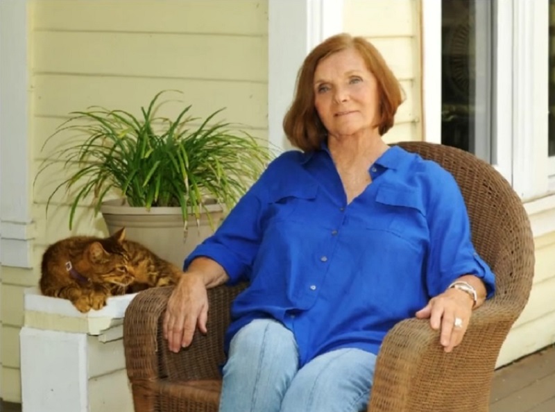 u00e2u20acu02dcLook Both Waysu00e2u20acu2122 is the third book in author Carol J. Perryu00e2u20acu2122s u00e2u20acu02dcWitch City Mysteryu00e2u20acu2122 series.