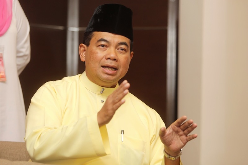 Datuk Abdul Aziz Kaprawi opens Lembah Pantai Umno Division delegates meetings at Grand Ballroom Nexus,Bangsar South City. u00e2u20acu201d Picture by Choo Choy May