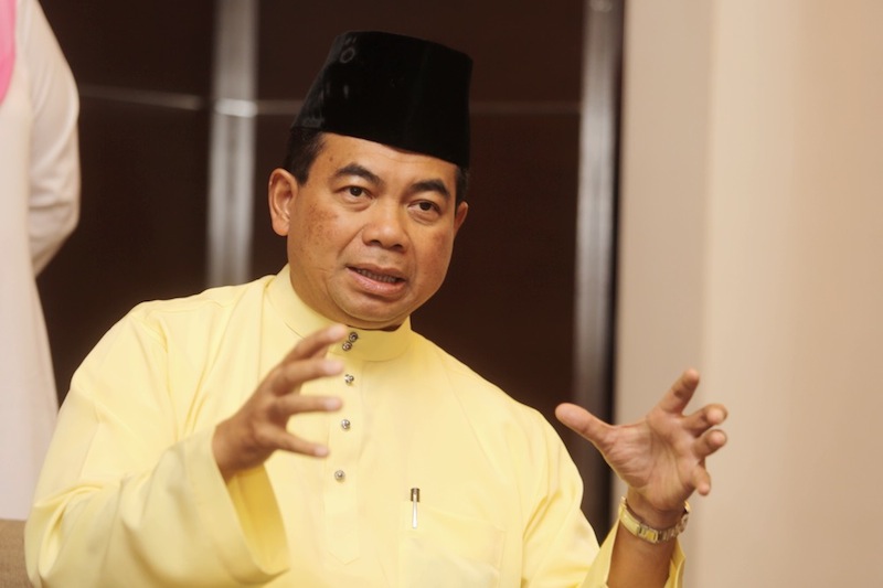 Datuk Abdul Aziz Kaprawi opens Lembah Pantai Umno Division delegates meetings at Grand Ballroom Nexus,Bangsar South City. u00e2u20acu201d Picture by Choo Choy May