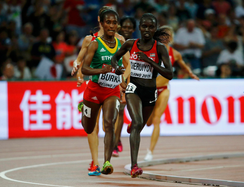 Vivian Jepkemoi Cheruiyot of Kenya (front) leads after rounding the last bend before winning the womenu00e2u20acu2122s 10,000 metres final during the 15th IAAF World Championships at the National Stadium in Beijing, China August 24, 2015. u00e2u20acu201d Reuters pic