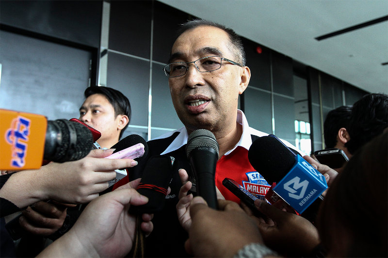 Communications and Multimedia Minister Datuk Seri Dr Salleh Said Keruak speaking to members of the media at the Nexus Bangsar South in Kuala Lumpur, August 25, 2015. u00e2u20acu201d Picture by Yusof Mat Isa