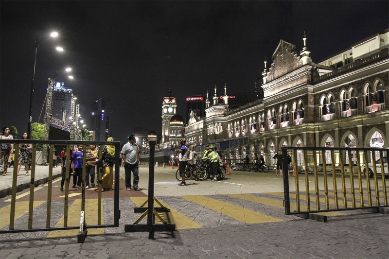Dataran Merdeka looked peaceful around 10.50pm last night. u00e2u20acu2022 Picture by Yusof Mat Isa