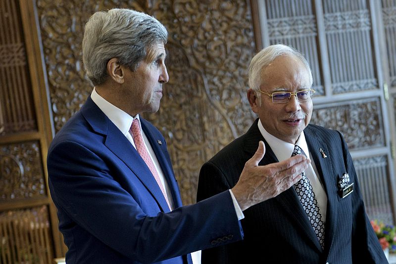Prime Minister Datuk Seri Najib Razak (right) listens while US Secretary of State John Kerry talks before a meeting at the prime minister's office in Putrajaya, Malaysia August 5, 2015. u00e2u20acu201d Reuters pic
